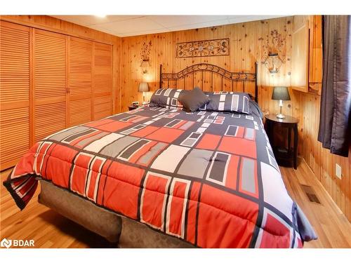 344 Loon Road, Georgina Island, ON - Indoor Photo Showing Bedroom