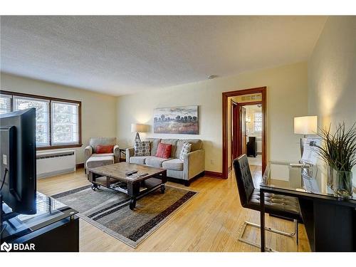 1-15 Parkside Drive, Barrie, ON - Indoor Photo Showing Living Room