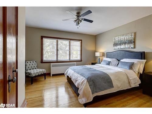 1-15 Parkside Drive, Barrie, ON - Indoor Photo Showing Bedroom