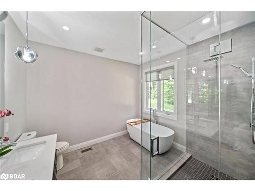 1087 Vindin Street, Midland, ON - Indoor Photo Showing Bathroom