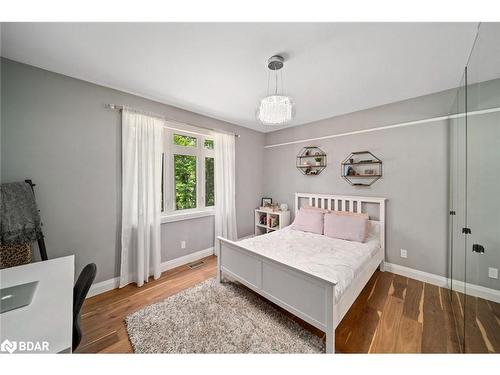 1087 Vindin Street, Midland, ON - Indoor Photo Showing Bedroom