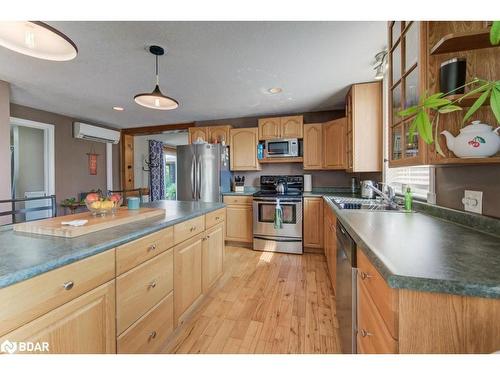 98 Snyder'S Road E, Baden, ON - Indoor Photo Showing Kitchen