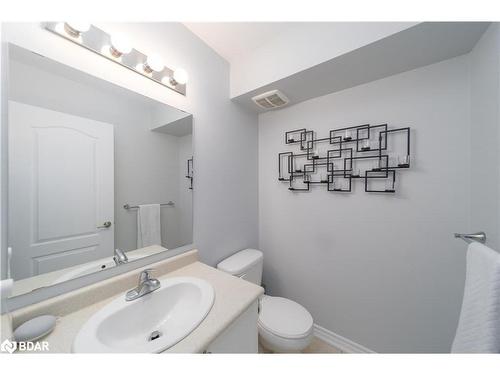 209 Harvie Road, Barrie, ON - Indoor Photo Showing Bathroom