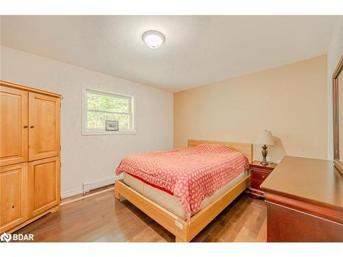 4 Clover Court, Kawartha Lakes, ON - Indoor Photo Showing Bedroom