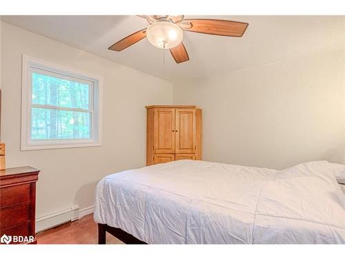 4 Clover Court, Kawartha Lakes, ON - Indoor Photo Showing Bedroom