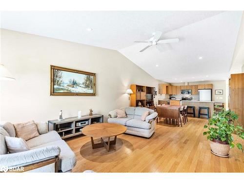 111 Meadow Lane, Wasaga Beach, ON - Indoor Photo Showing Living Room
