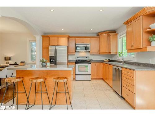 35 Adelaide Street, Barrie, ON - Indoor Photo Showing Kitchen