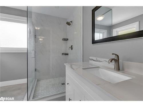 23 Grants Way, Barrie, ON - Indoor Photo Showing Bathroom