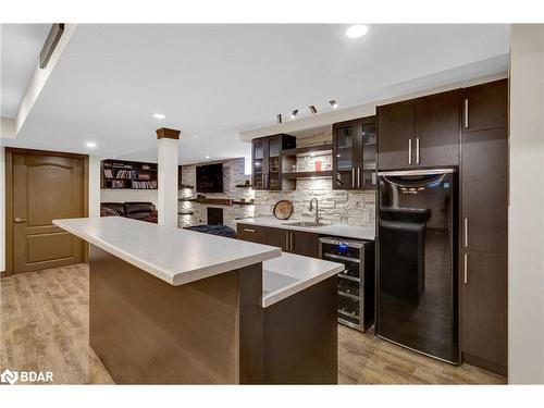 23 Grants Way, Barrie, ON - Indoor Photo Showing Kitchen