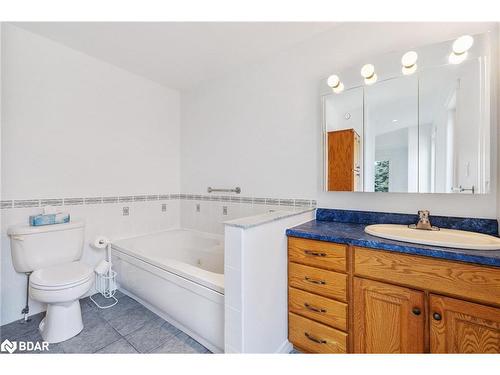 3628 Taylor Street, Innisfil, ON - Indoor Photo Showing Bathroom