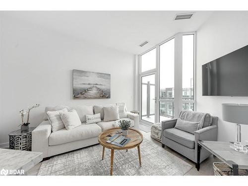 427-415 Sea Ray Ave Avenue, Innisfil, ON - Indoor Photo Showing Living Room