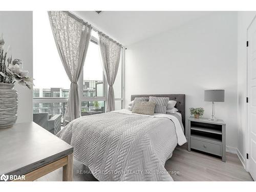427-415 Sea Ray Ave Avenue, Innisfil, ON - Indoor Photo Showing Bedroom