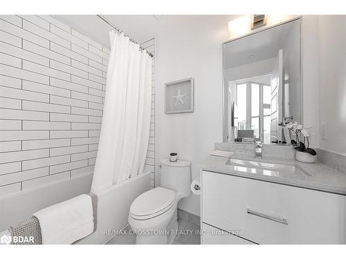 427-415 Sea Ray Ave Avenue, Innisfil, ON - Indoor Photo Showing Bathroom