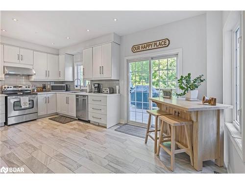 9 Tascona Court, Barrie, ON - Indoor Photo Showing Kitchen