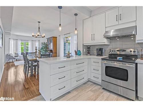 9 Tascona Court, Barrie, ON - Indoor Photo Showing Kitchen With Upgraded Kitchen