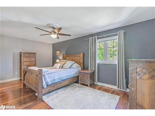 9 Tascona Court, Barrie, ON - Indoor Photo Showing Bedroom