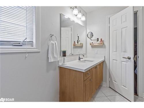 9 Tascona Court, Barrie, ON - Indoor Photo Showing Bathroom