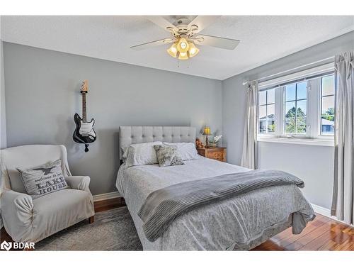 9 Tascona Court, Barrie, ON - Indoor Photo Showing Bedroom