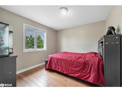 60 Columbia Road, Barrie, ON - Indoor Photo Showing Bedroom