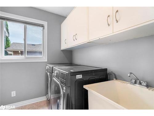 60 Columbia Road, Barrie, ON - Indoor Photo Showing Bedroom