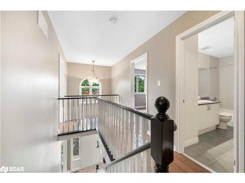 60 Columbia Road, Barrie, ON - Indoor Photo Showing Bathroom