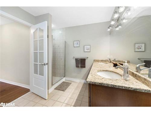 60 Columbia Road, Barrie, ON - Indoor Photo Showing Bathroom