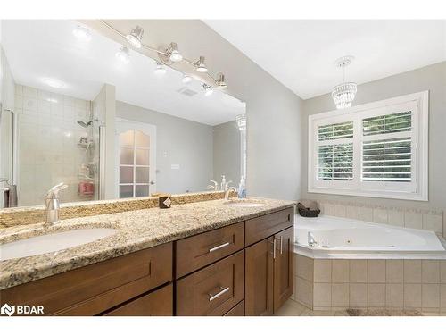 60 Columbia Road, Barrie, ON - Indoor Photo Showing Bathroom