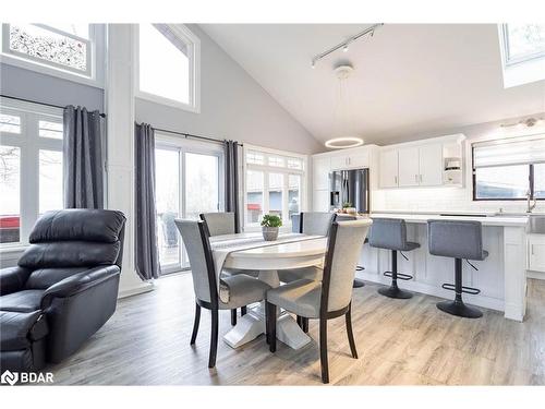 1078 Tiny Beaches Road S, Tiny, ON - Indoor Photo Showing Dining Room