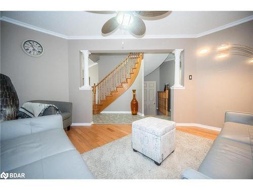 6 Leslie Avenue, Barrie, ON - Indoor Photo Showing Other Room