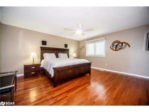 6 Leslie Avenue, Barrie, ON - Indoor Photo Showing Bedroom