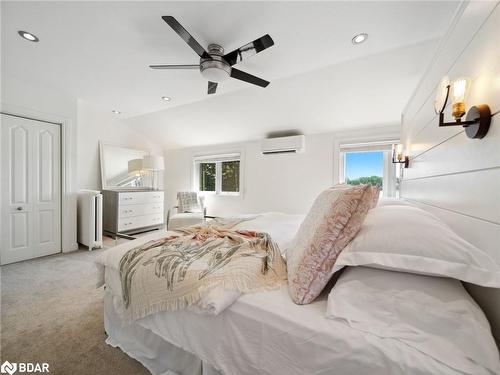 201 Cedar Island Road, Orillia, ON - Indoor Photo Showing Bedroom