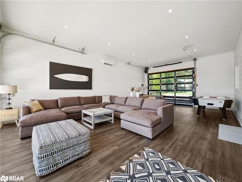 201 Cedar Island Road, Orillia, ON - Indoor Photo Showing Living Room