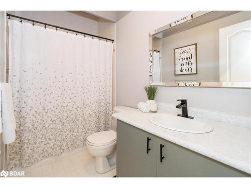 159 Tunbridge Road, Barrie, ON - Indoor Photo Showing Bathroom