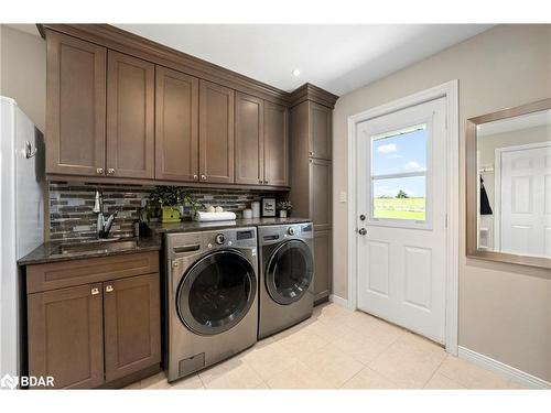 263 Pigeon Creek Rd Road, Kawartha Lakes, ON - Indoor Photo Showing Laundry Room