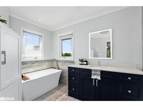 263 Pigeon Creek Rd Road, Kawartha Lakes, ON - Indoor Photo Showing Bathroom