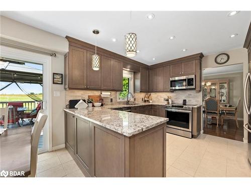 263 Pigeon Creek Rd Road, Kawartha Lakes, ON - Indoor Photo Showing Kitchen With Upgraded Kitchen