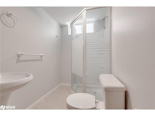 39 Oak Street, Alliston, ON - Indoor Photo Showing Bathroom