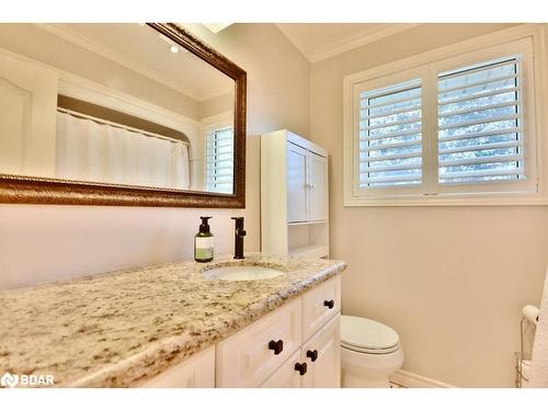 34 Belcourt Avenue, Barrie, ON - Indoor Photo Showing Bathroom