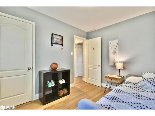 34 Belcourt Avenue, Barrie, ON - Indoor Photo Showing Bedroom