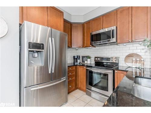 608-699 Aberdeen Boulevard, Midland, ON - Indoor Photo Showing Kitchen