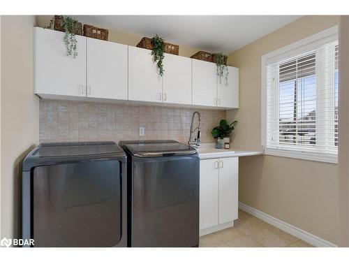 30 Capilano Court, Barrie, ON - Indoor Photo Showing Laundry Room