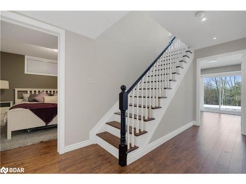 30 Capilano Court, Barrie, ON - Indoor Photo Showing Other Room