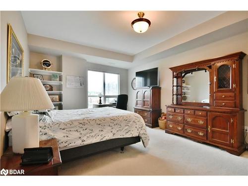 509-6 Toronto Street, Barrie, ON - Indoor Photo Showing Bedroom