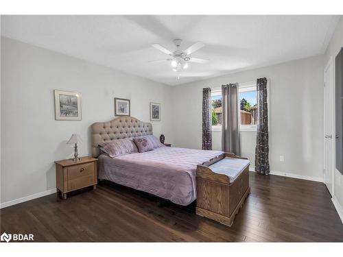 54 Natale Court Court, Bradford, ON - Indoor Photo Showing Bedroom