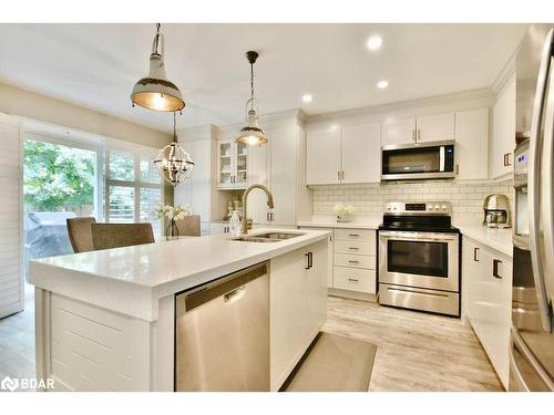 52 Versailles Crescent, Barrie, ON - Indoor Photo Showing Kitchen With Double Sink With Upgraded Kitchen