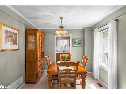 19 Peck Street, Barrie, ON - Indoor Photo Showing Dining Room
