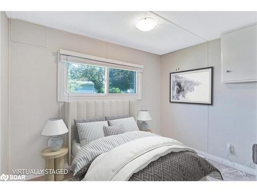 59 Hawthorne Drive, Innisfil, ON - Indoor Photo Showing Bedroom