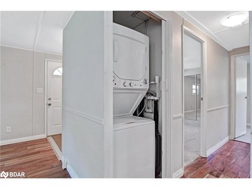 59 Hawthorne Drive, Innisfil, ON - Indoor Photo Showing Laundry Room