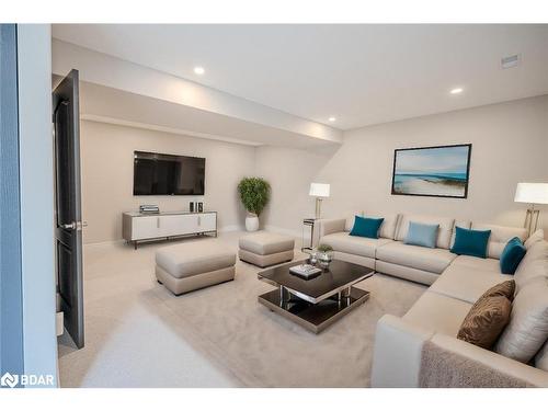 27 White Oaks Road, Barrie, ON - Indoor Photo Showing Living Room