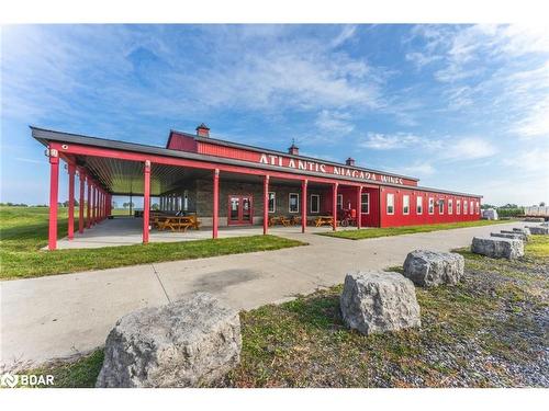 4581 North Service Road, Lincoln, ON 